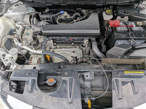 Used 2019 Nissan Rogue SV image 32