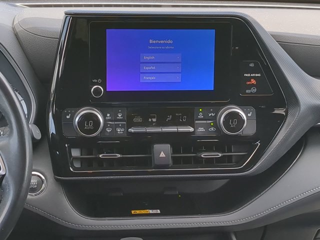 Used 2023 Toyota Highlander XSE FWD image 17