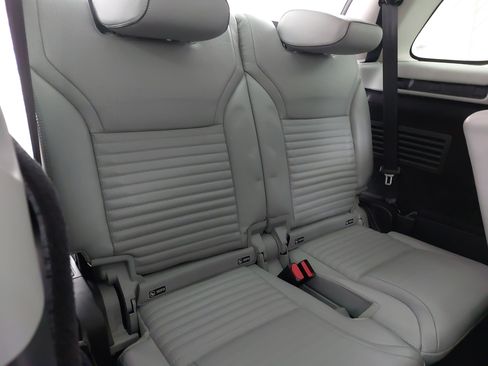 Used 2019 Land Rover Discovery HSE Luxury AWD/4WD image 14