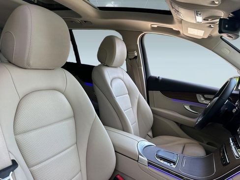 Used 2022 Mercedes-Benz GLC 300 4MATIC image 30