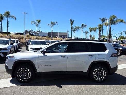 New 2026 Jeep Cherokee Laredo AWD/4WD image 2