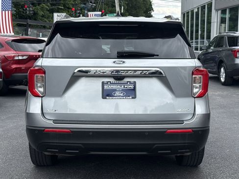 Used 2023 Ford Explorer XLT AWD/4WD image 4