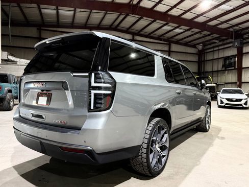 Used 2023 GMC Yukon XL AT4 w/ AT4 Premium Package image 5