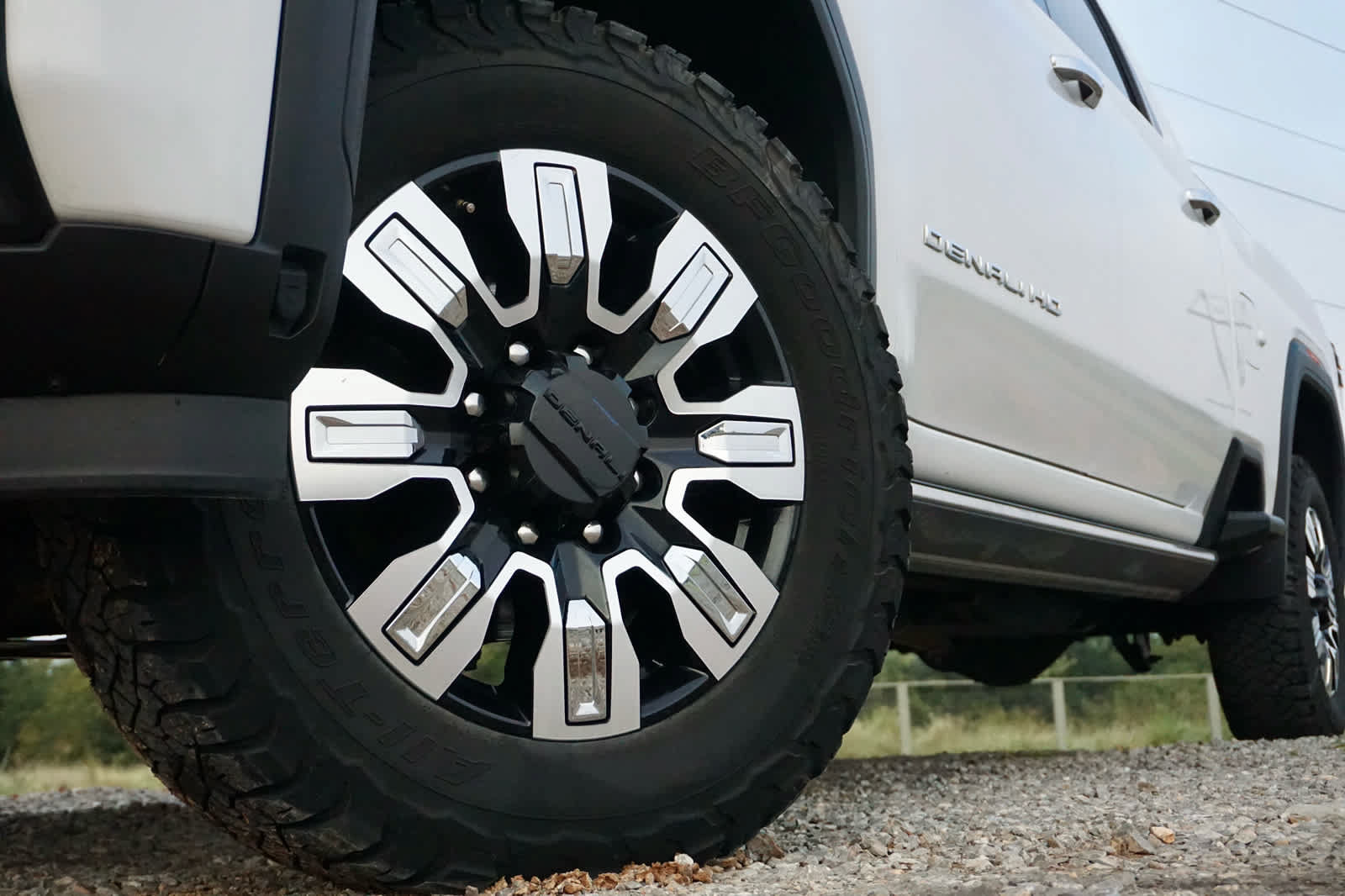 Used 2025 GMC Sierra 2500 Denali w/ Denali Reserve Package AWD/4WD image 49