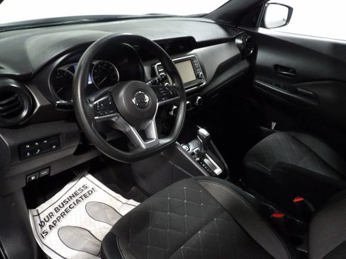 Used 2020 Nissan Kicks S FWD image 8