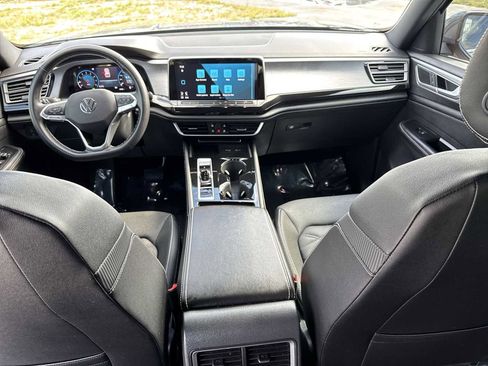 Used 2025 Volkswagen Atlas Cross Sport SE FWD image 22