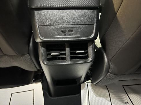 Used 2025 Chevrolet Equinox LT AWD/4WD image 24