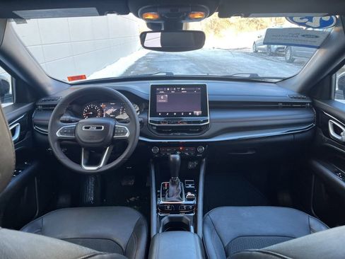 Used 2023 Jeep Compass Trailhawk image 12