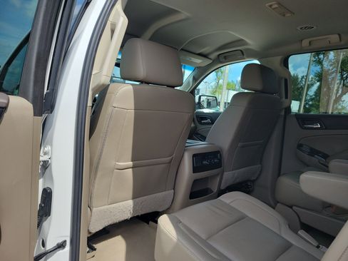 Used 2020 GMC Yukon XL SLT RWD image 15