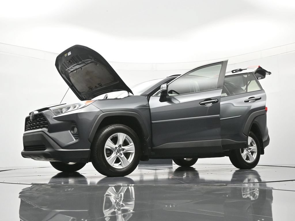 Used 2020 Toyota RAV4 XLE FWD image 47