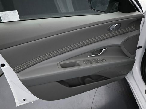 New 2025 Hyundai Elantra Sport image 12