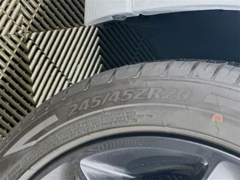 Used 2023 Chrysler 300 S image 32