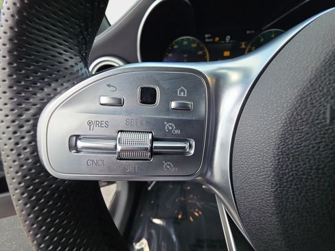 Used 2022 Mercedes-Benz GLC 300 image 17