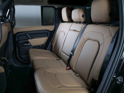 New 2026 Land Rover Defender 110 X-Dynamic SE AWD/4WD image 5