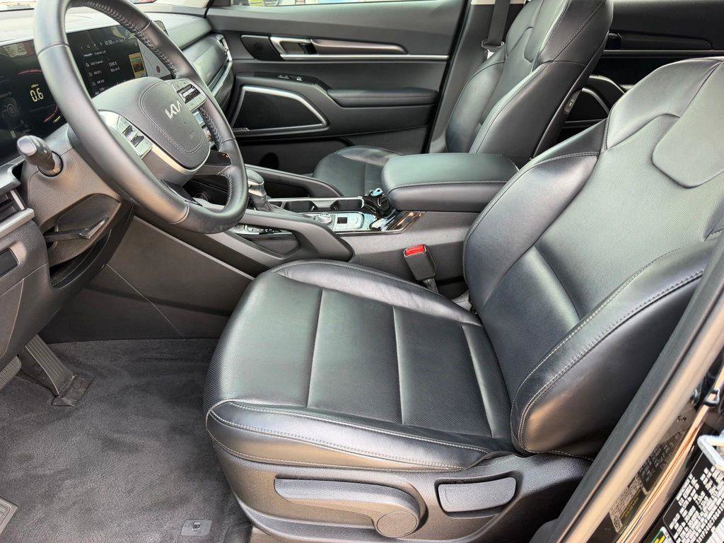 Used 2024 Kia Telluride LX FWD image 9