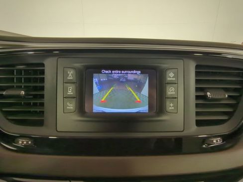 Used 2017 Chrysler Pacifica Touring-L image 23