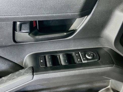 Used 2025 Toyota Tacoma SR5 AWD/4WD image 12