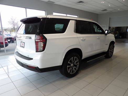 Used 2021 Chevrolet Tahoe LT w/ LT Signature Package AWD/4WD image 4