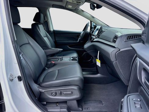 Certified 2026 Honda Odyssey EX-L image 33