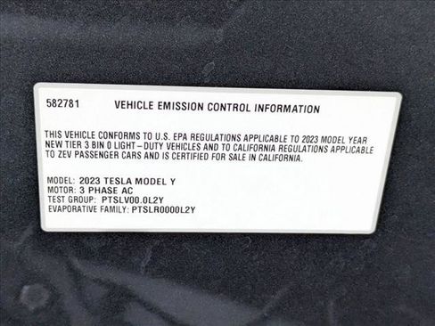 Used 2023 Tesla Model Y Long Range AWD/4WD image 24