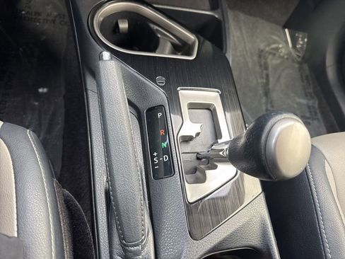 Used 2018 Toyota RAV4 Limited image 29