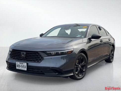 Used 2025 Honda Accord SE image 2