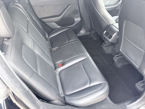 Used 2023 Tesla Model Y Performance image 40
