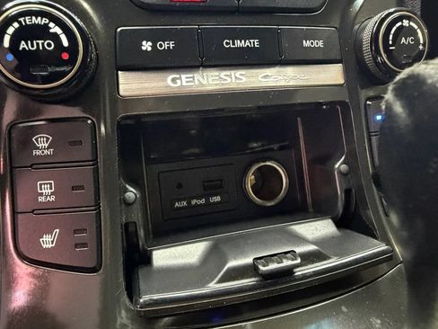 Used 2015 Hyundai Genesis 3.8 RWD image 27