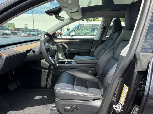 Used 2024 Tesla Model Y 2WD image 10