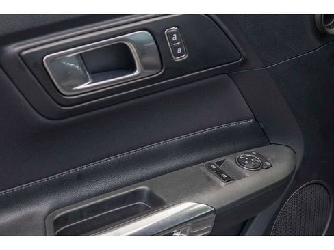 Used 2019 Ford Mustang Coupe RWD image 17