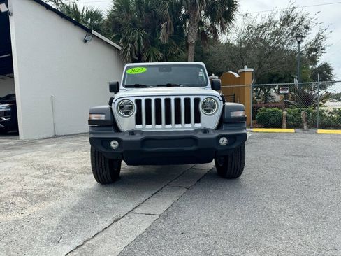 Used 2022 Jeep Wrangler Sport AWD/4WD image 2