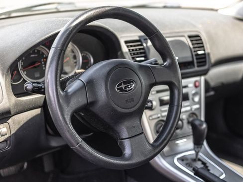 Used 2005 Subaru Legacy 2.5i AWD/4WD image 9