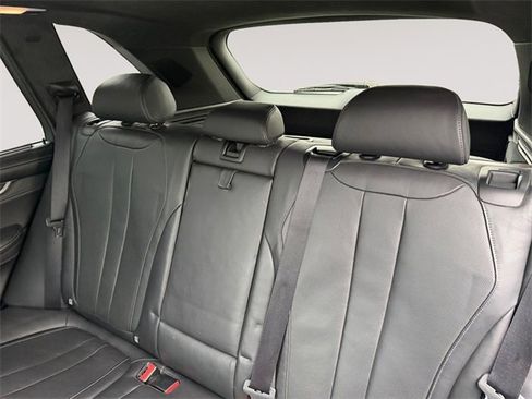 Used 2015 BMW X5 M image 13