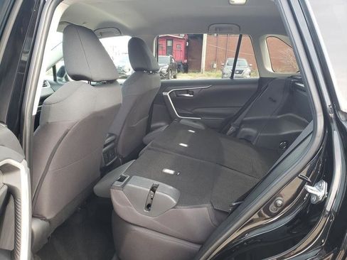 Used 2023 Toyota RAV4 XLE image 18