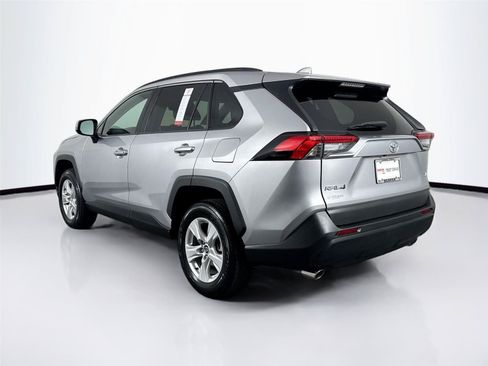 Used 2020 Toyota RAV4 XLE w/ Convenience Package FWD image 11