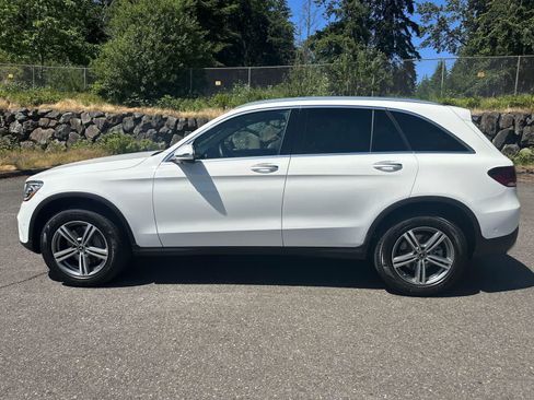 Used 2021 Mercedes-Benz GLC 300 4MATIC image 2