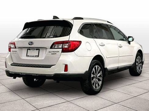 Used 2017 Subaru Outback 3.6R Touring AWD/4WD image 12