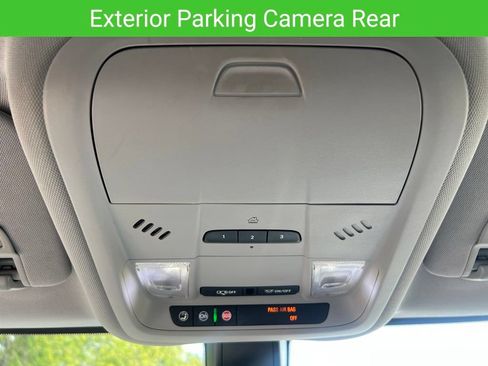 Used 2018 Chevrolet Equinox LT FWD image 24