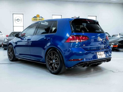 Used 2018 Volkswagen Golf R 4-Door image 9