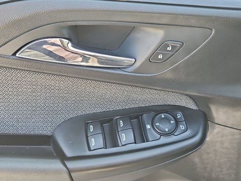 Used 2021 Chevrolet TrailBlazer LT w/ Convenience Package FWD image 22