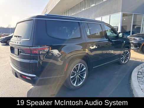 Certified 2025 Jeep Wagoneer Series III w/ Premium Group I AWD/4WD image 3