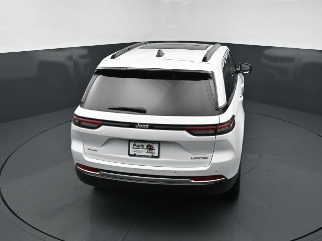 New 2026 Jeep Grand Cherokee Limited w/ Luxury Tech Group II AWD/4WD image 17