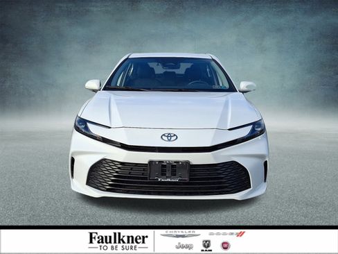 Used 2025 Toyota Camry XSE image 1