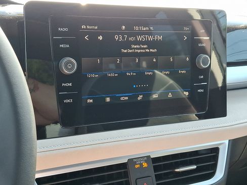 New 2025 Volkswagen Taos SE image 13