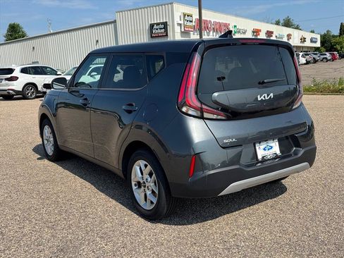 Used 2024 Kia Soul LX w/ Option Group 015 FWD image 3