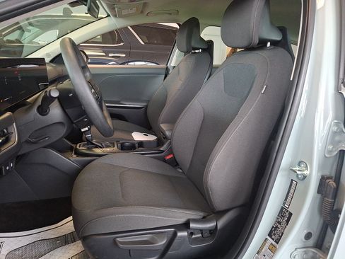 Used 2025 Kia K4 FWD image 12