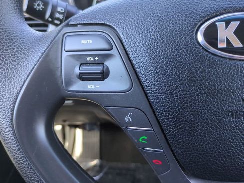 Used 2017 Kia Forte LX image 21