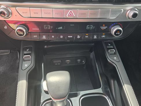 Used 2025 Kia Telluride AWD image 21