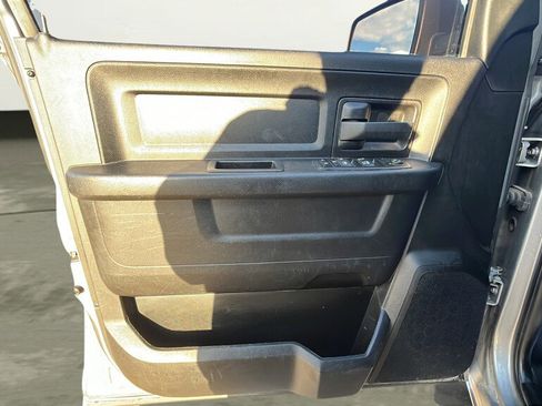 Used 2020 RAM 1500 Tradesman w/ Chrome Appearance Group AWD/4WD image 15