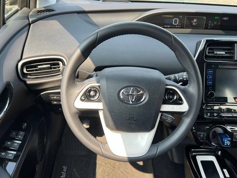 Used 2017 Toyota Prius Four FWD image 23